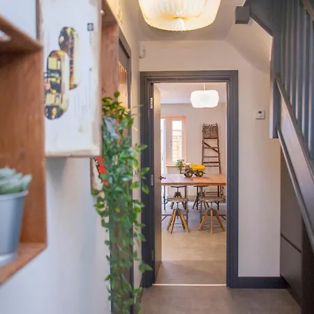 Holiday home Higgihaus #3a & 3b 8 Bed Sleeps Up To 22 Big Groups Hip Location