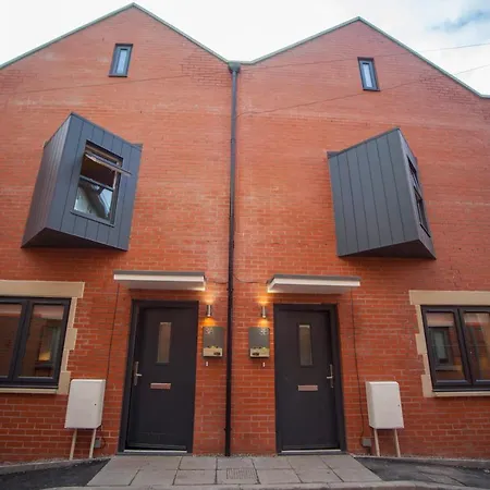 Holiday home Higgihaus #3a & 3b 8 Bed Sleeps Up To 22 Big Groups Hip Location *
