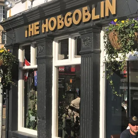 Higgihaus #3a & 3b 8 Bed Sleeps Up To 22 Big Groups Hip Location * Bristol