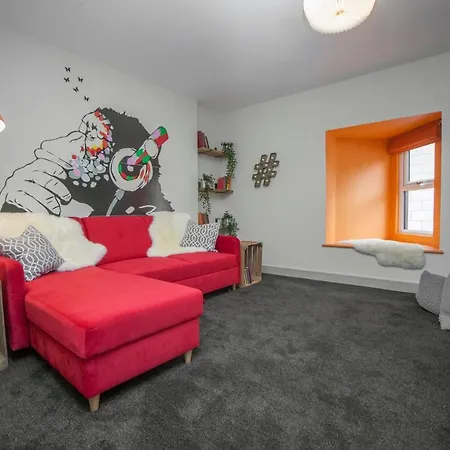 Higgihaus #3a & 3b 8 Bed Sleeps Up To 22 Big Groups Hip Location Semesterbostad Bristol